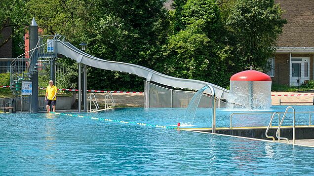 Eins der Becken des Benrather Freibads.