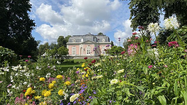Das Schloss von der Seite