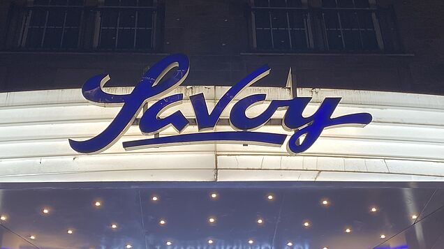 Das Schild vom Savoy