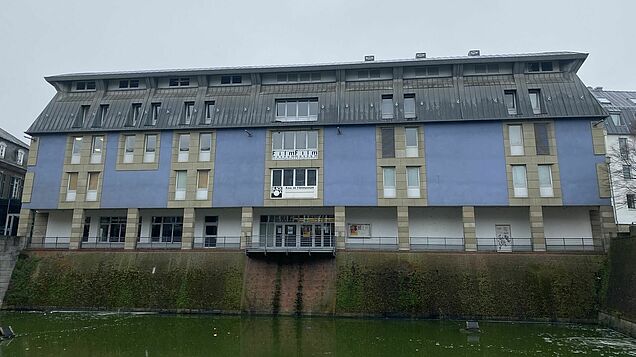 Das Gebäude des Filmmuseums mit der Black Box.
