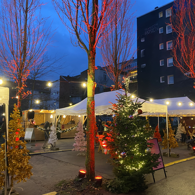Hütten auf dem Weihnachtsmarkt