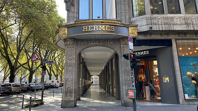 Eingang von Hermes.