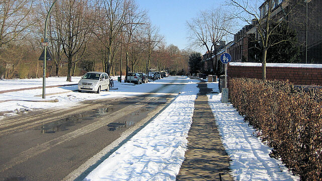 Straße mit Schnee