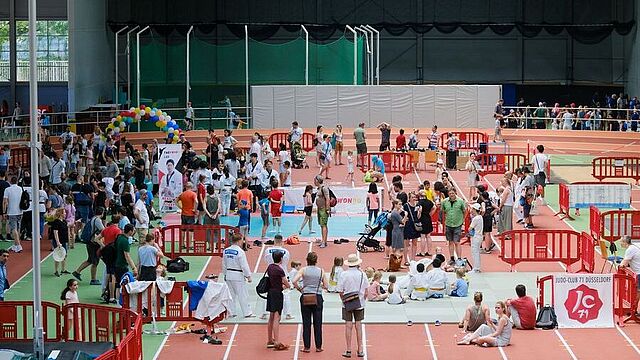 Menschen im Arena Sportpark