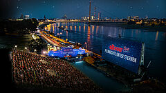 Open-Air-Kino mit Blick auf den Rhein