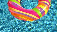 Schwimmring im Wasser