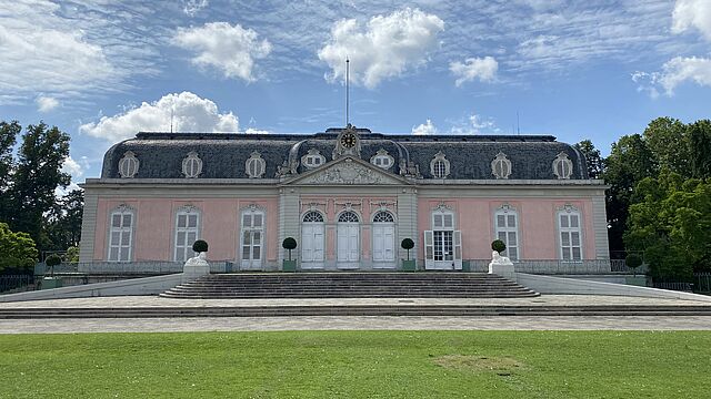 Schloss Benrath von vorne