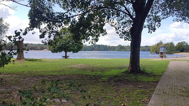 Blick auf den Unterbacher See