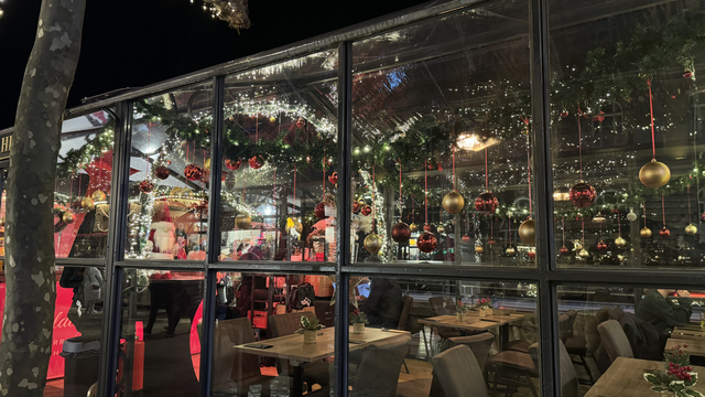 Das Glasrestaurant von außen