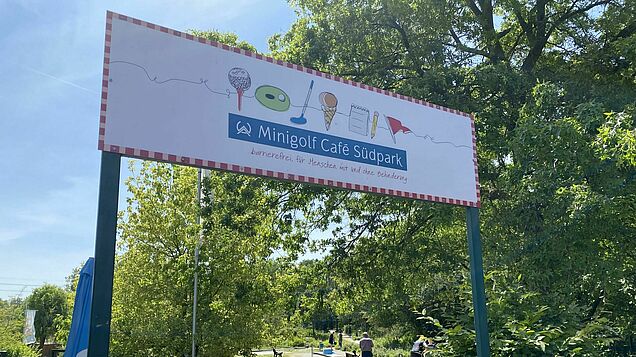 Der Eingang zum Minigolf im Südpark