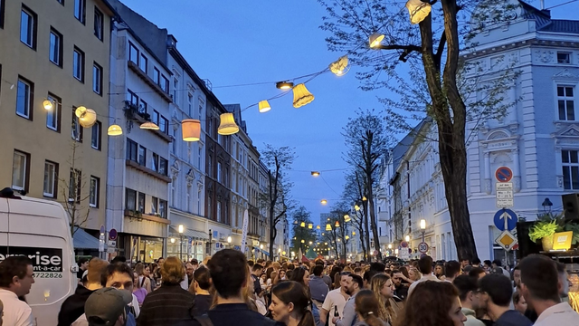 Viele Menschen auf der Straße