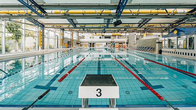 Der Schwimmerbereich im Freizeitbad Düsselstrand