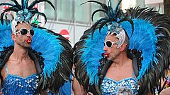 Verkleidete Männer beim Karneval.