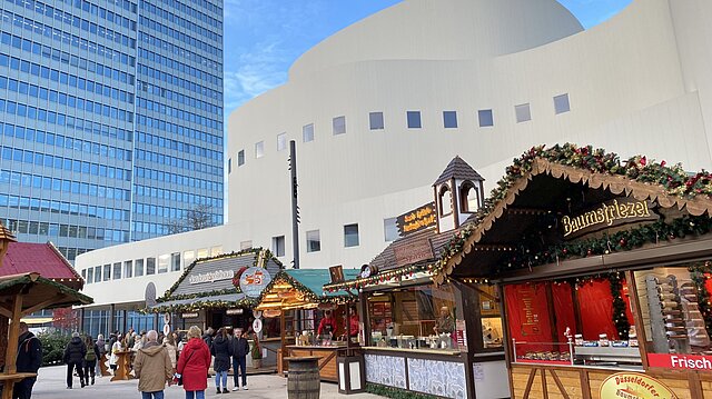 Buden vor dem Schauspielhaus