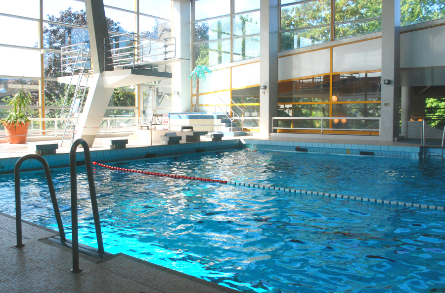 Schwimmbecken im Gartenhallenbad Unterrath